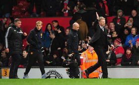 神同步 曼聯左路兩飛翼雙響 紅星假摔 致敬 前輩